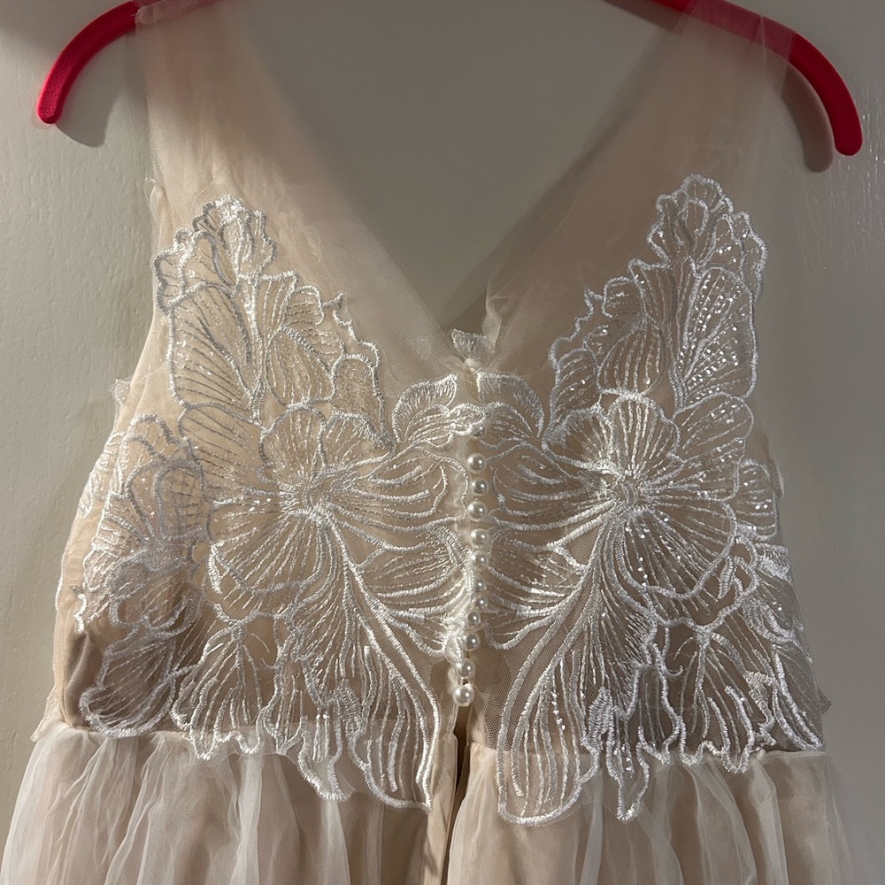 Cream Sleeveless Plunge Midi Gown - Picture 4 of 4